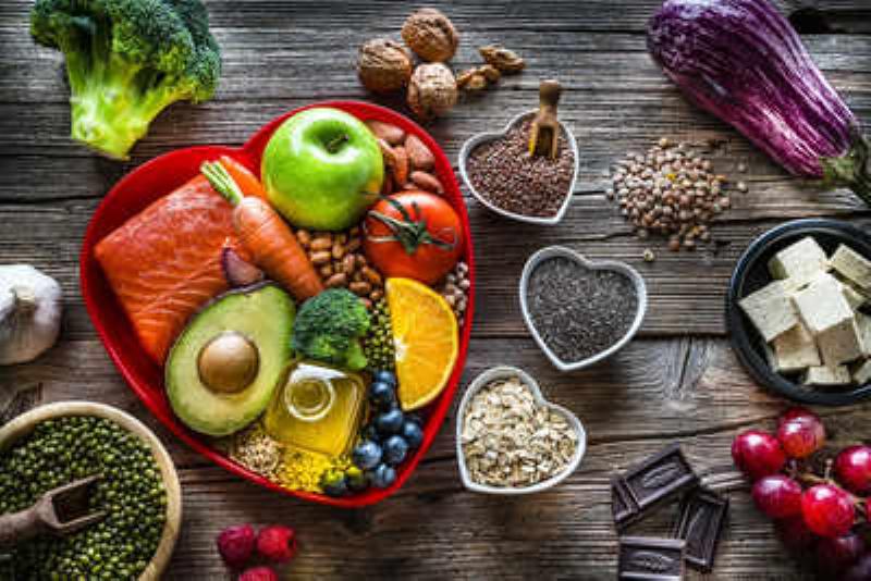 Quy trình chăm sóc da và dinh dưỡng tổng thể, bao gồm việc bổ sung Omega 3 cho vẻ đẹp toàn diện